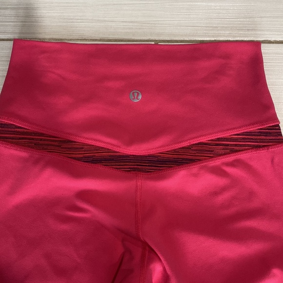 Lululemon leggings size 4 excellent condition - Picture 3 of 5